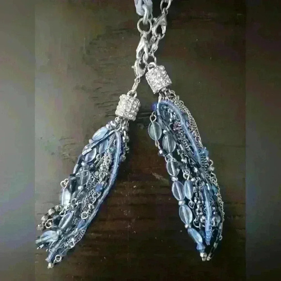 Women's beautiful silver and blue tassel necklace - Picture 2 of 5